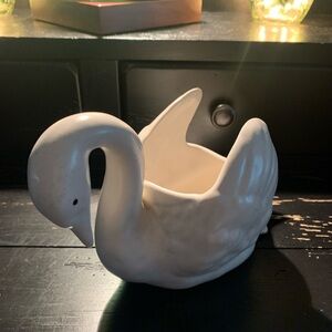 Vintage White Swan Ceramic Planter